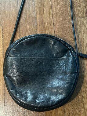 Rare discontinued baggu black leather circle crossbody purse bag